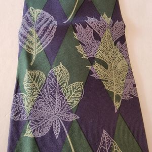 Le Collezioni Structure Tie Green w/ Etched Leaves - 100% Silk
